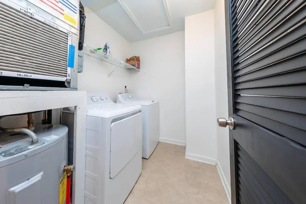 Midtown 2Br Gem With Private Balcony And Optional Parking Walkable To Vanderbilt, Music Row & Centennial Park Nashville United States