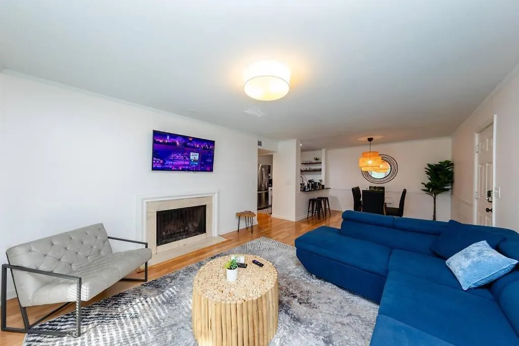 Midtown 2Br Gem With Private Balcony And Optional Parking Walkable To Vanderbilt, Music Row & Centennial Park Nashville 0*,  United States