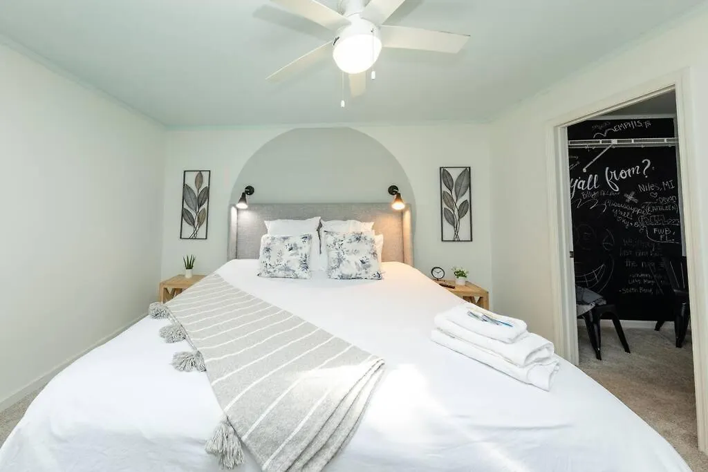 Apartment Midtown 2Br Gem With Private Balcony And Optional Parking Walkable To Vanderbilt, Music Row & Centennial Park Nashville United States