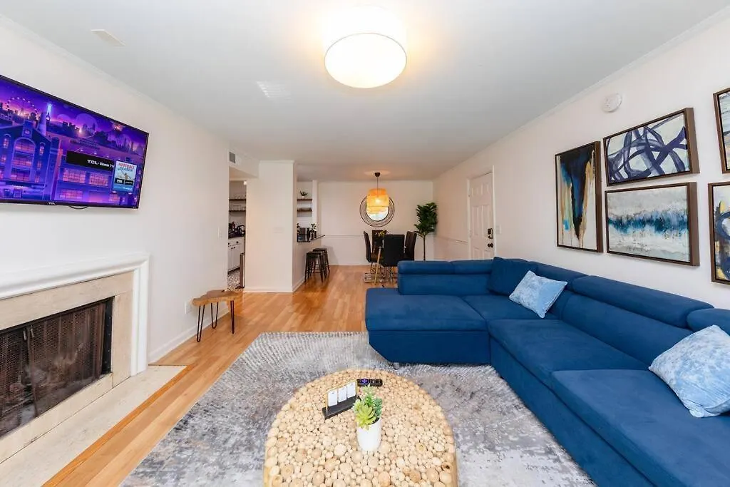 Midtown 2Br Gem With Private Balcony And Optional Parking Walkable To Vanderbilt, Music Row & Centennial Park Nashville